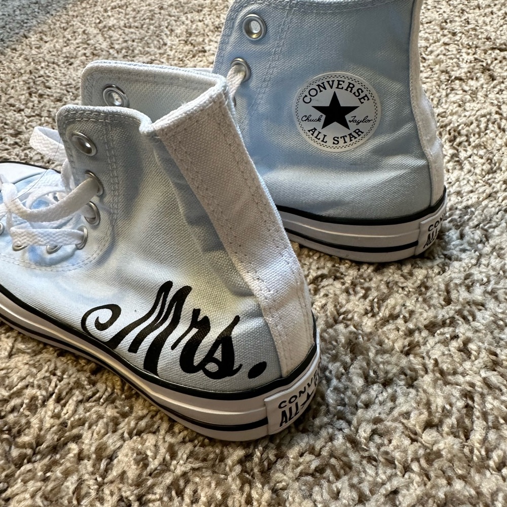 Womens Size 6 Something Blue Converse